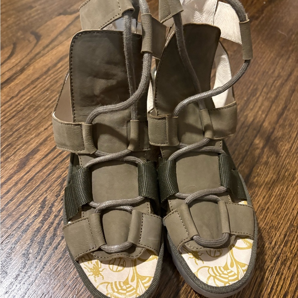 Fly London Gray Wedge Sandals with Adjustable Straps - Picture 2 of 7